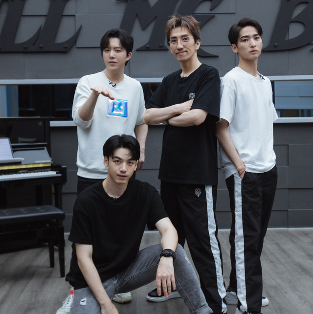 林志炫|《披荆斩棘》林志炫组舞台被指一般，编曲人员发文：很多方案被否