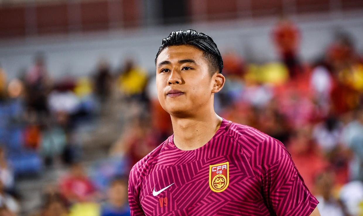 可馨育娃|郭田雨在国足不一定能踢上!竞争对手连续两场梅开二度,更强势!