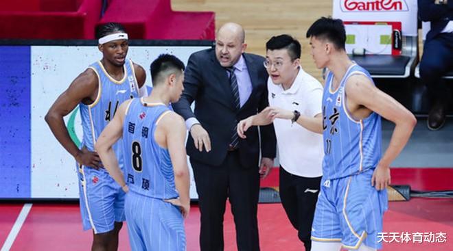 上海男籃|CBA季后賽競(jìng)爭(zhēng)激烈，三隊(duì)爭(zhēng)奪最后倆名額，上海或逆襲 北控或掉隊(duì)！