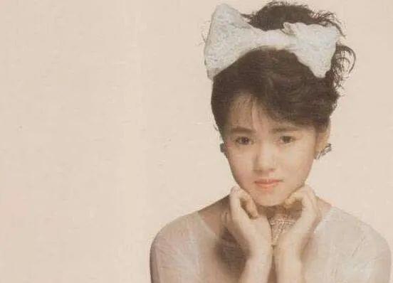 伊能静|伊能静的浪荡情史，靠美色征服3个男人，婚内出轨葬送23年感情