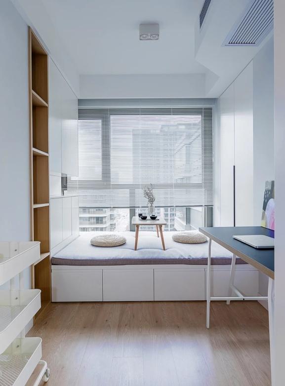 老婆装修坚持给阳台做U型定制,沙发墙加宽,朋友都夸聪明!