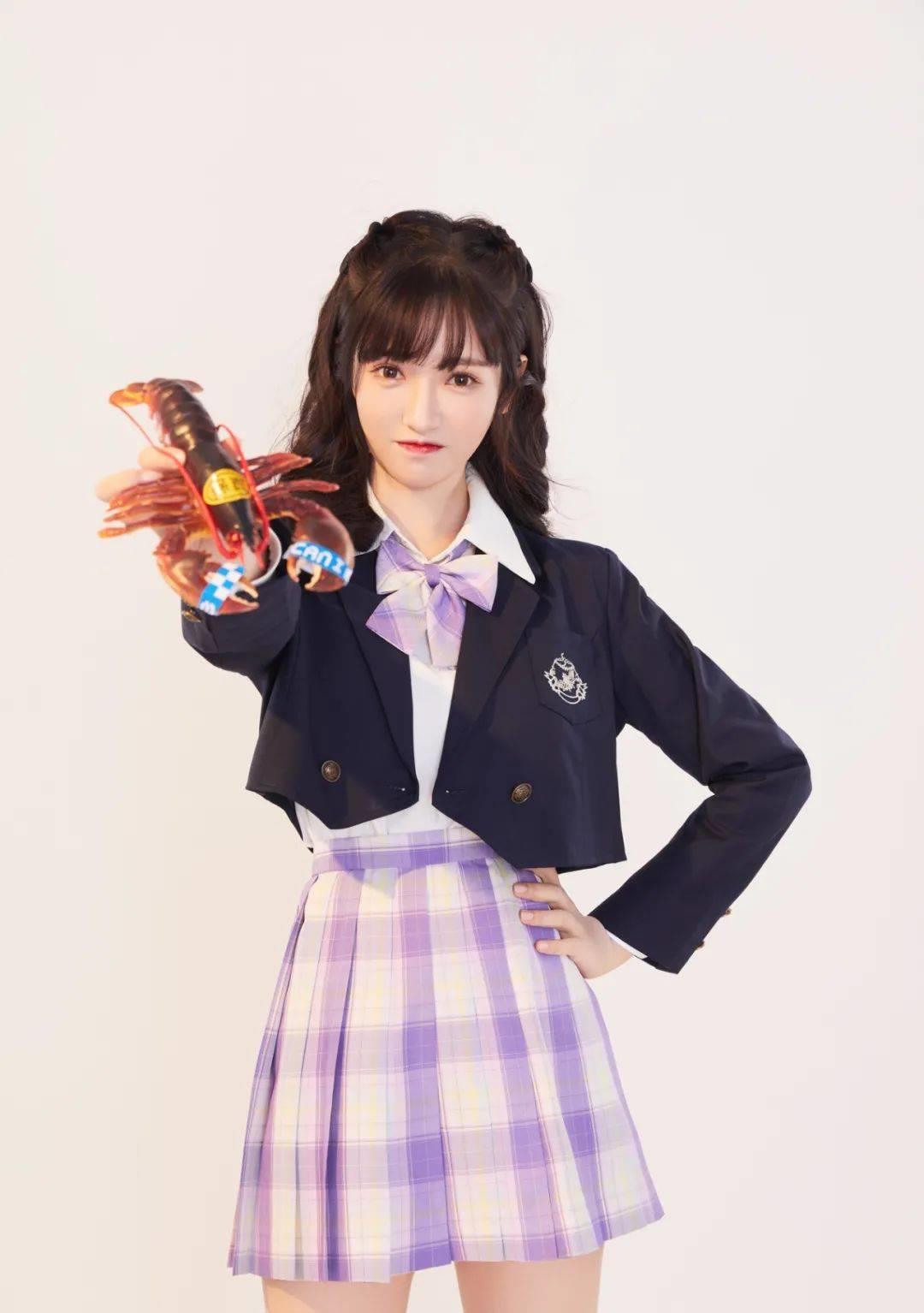 李佳洁|《良言写意》的宫明月，参加创3一轮游，和刘雨昕孔雪儿曾是队友