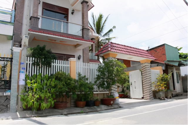 天下通 一男子中2600万彩票盖30间房出租，不上班每月坐家里收房租