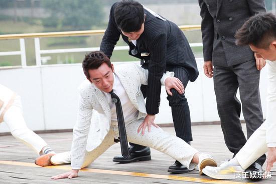 郑恺|镜头少被排挤？郑恺沦为跑男边缘人物，为何不舍得离开？