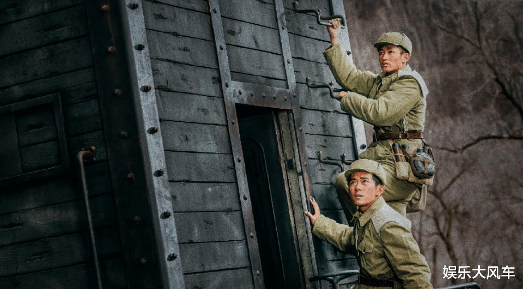 易烊千玺|《长津湖》刚上映，易烊千玺又一部鸿篇巨制将袭，搭档全是老戏骨