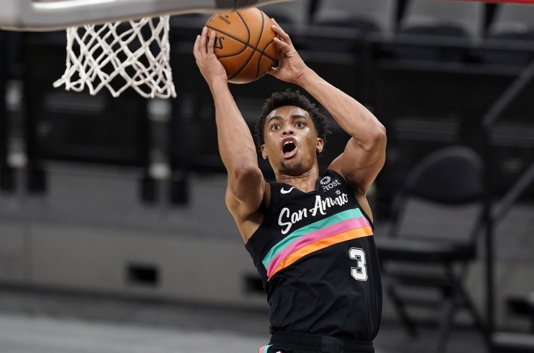 马刺队|拒绝5连败，一度领先36分！马刺7人得分上双，武切维奇首秀惊艳