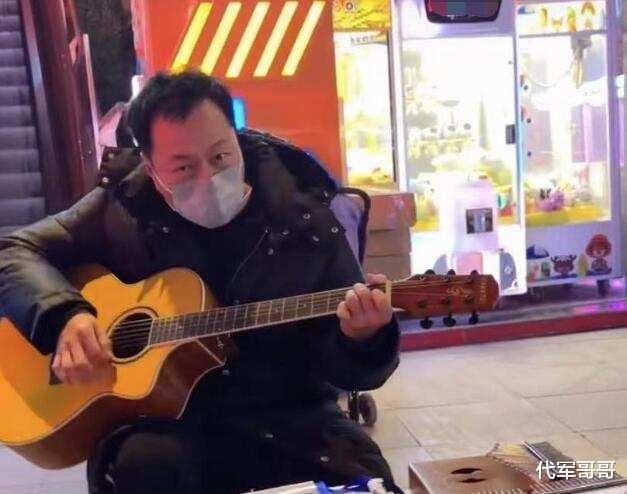 黎耀祥|57岁黎耀祥近照曝光，曾是三料视帝，如今街头摆摊弹唱却无人捧场