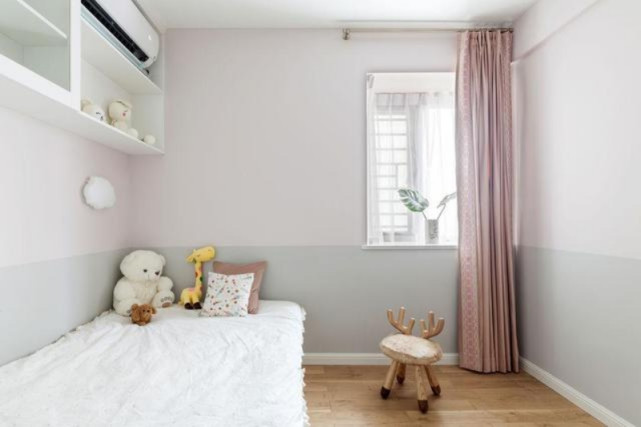 老年小妙招|93平现代简约风三居室，卡座设计空间显大，还增加了收纳