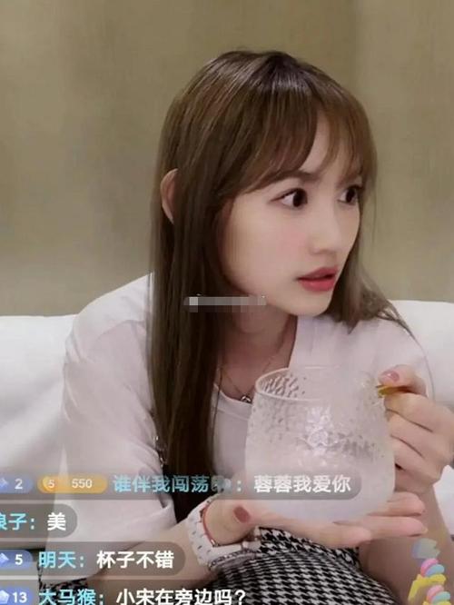 周炜|马蓉直播，被骂还能挣钱？