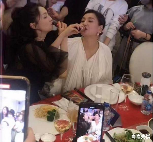 张庭|爱哭的戏精张庭：5年赚了300亿，2021年最后一天翻车，恶果自食