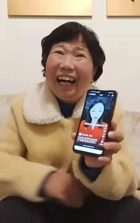 杜新枝发现错换后,向淮河医院提出三个诉求,都跟查真相无关