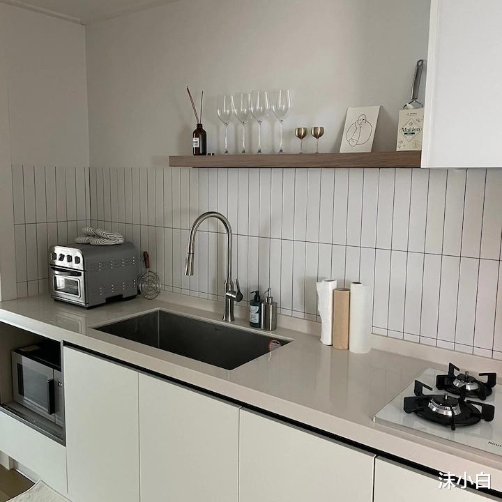 56平的一居室,不睡卧室坚持在客厅住下,卫生间三式分离!真出众