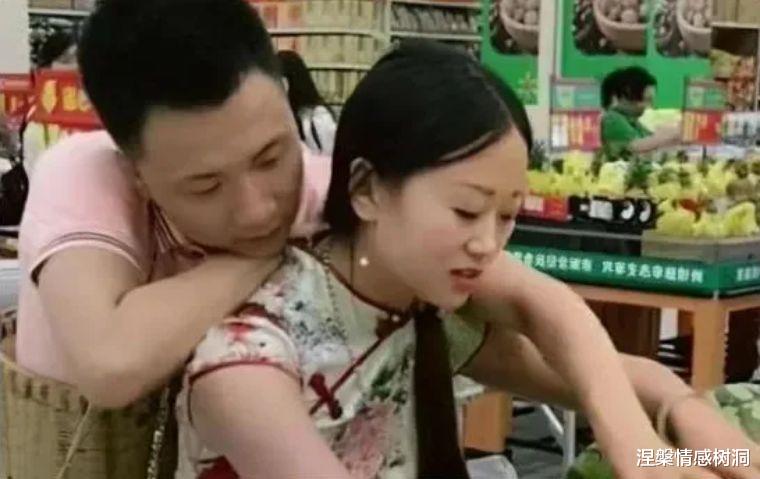 涅槃情感树洞|这个男人没有腿，竟然也玩起了“劈腿”，网友：眼界大开