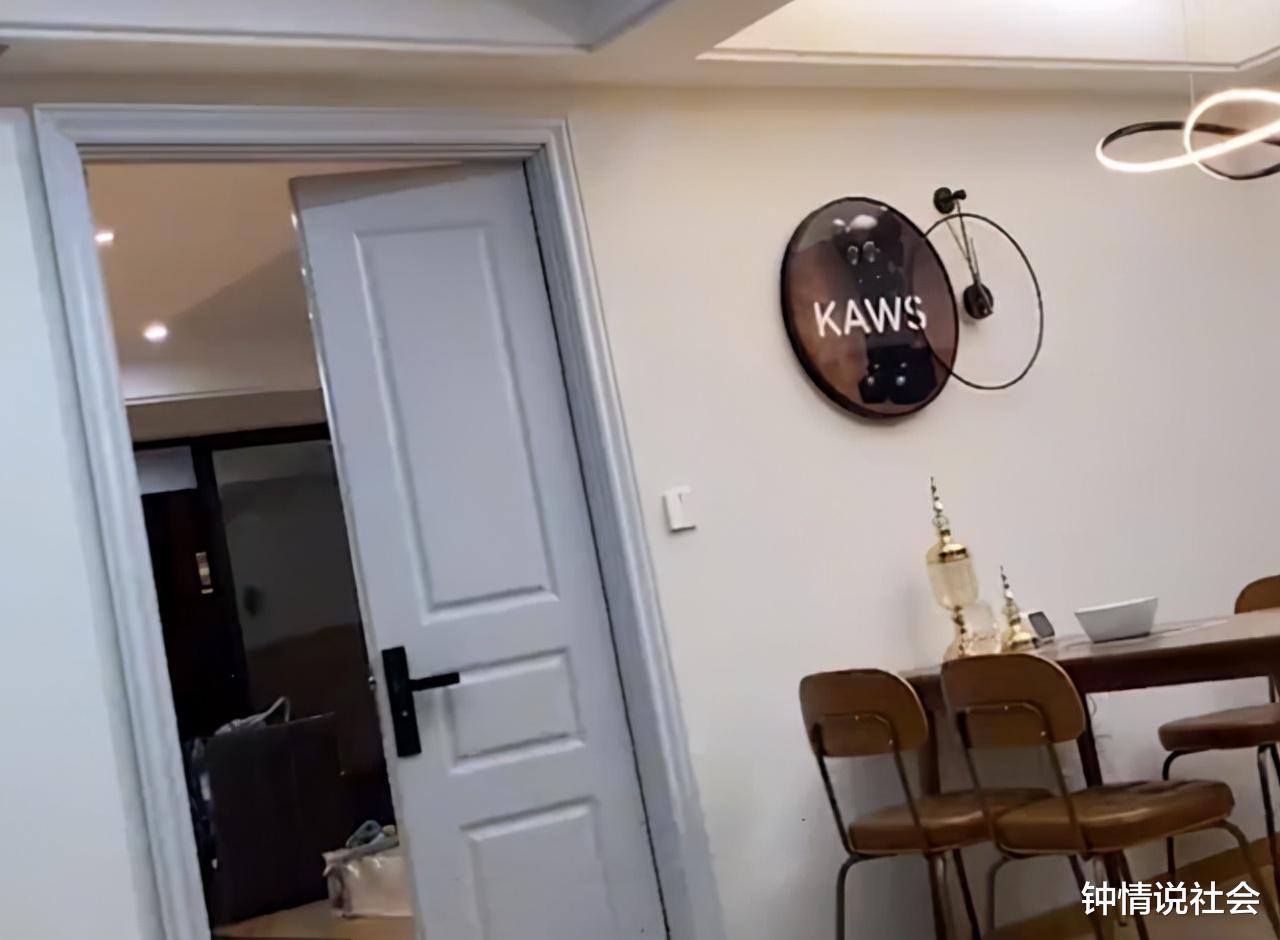 浙江一女儿新房装修,妈妈送大花棉被!网友:镇宅之宝顺便催个婚