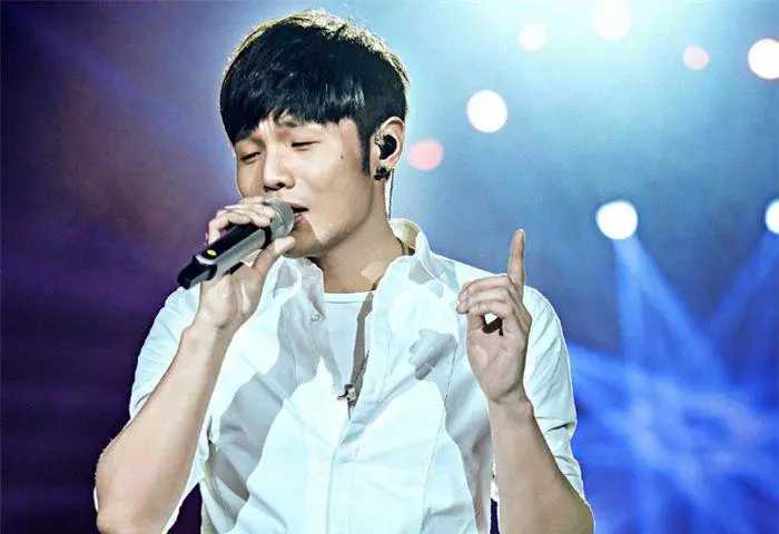 吉尼斯世界纪录|打破吉尼斯记录的4首“神”曲，中国只占一首，你都听过吗？