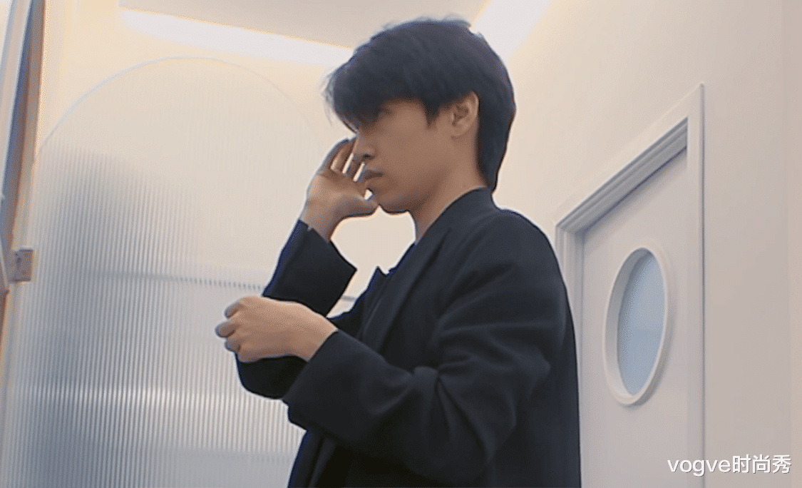 vogve时尚秀|心动的信号4:全员起床照曝光,女2素颜出镜,洪成成真有26岁?