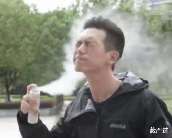 猪皮|超模中“行走的白月光”，穿高开叉裙膝盖成亮点，肌肤白到无色差