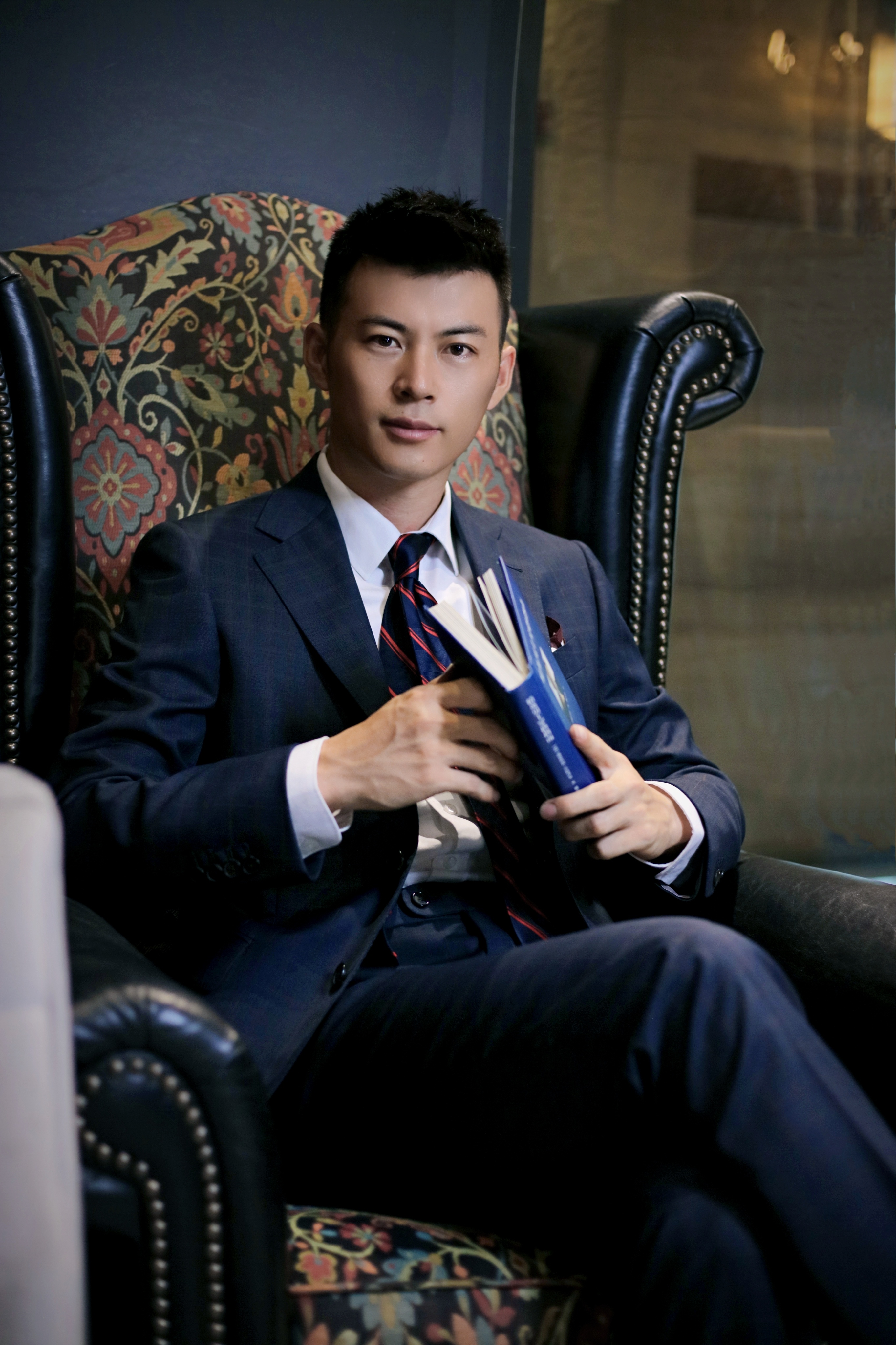 SUITISM修绅西装定制|结婚怎么给老公选西服？成都有什么好的西服定制店吗？