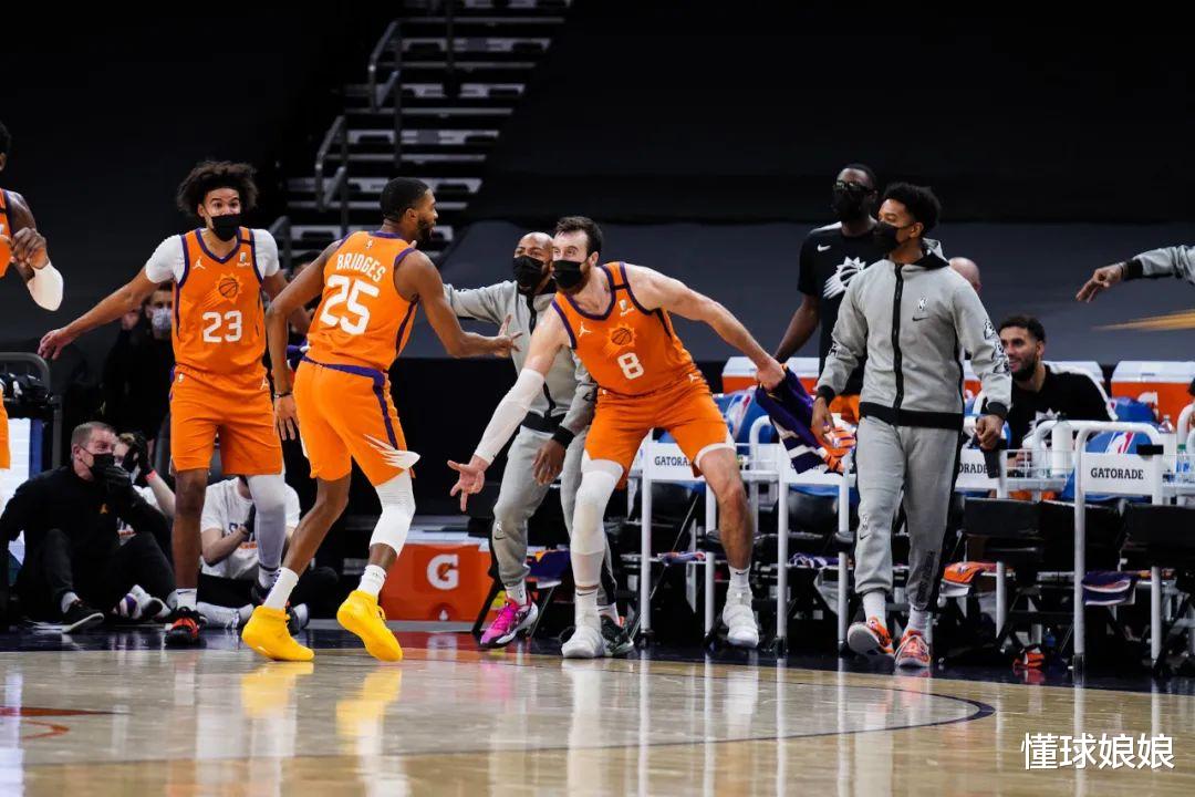 太阳队|没了！连输三场！跌出西部前8！这赛季又要摆烂了？