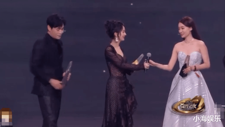 张小斐|张小斐签约“和颂”,正式成赵丽颖旗下艺人,网友:贾玲早该放手