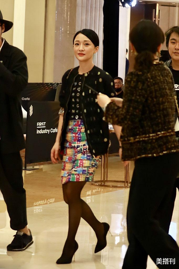 周迅|青年电影展刘昊然帅气，周迅花裙配丝袜超级隆重，视后童谣很低调