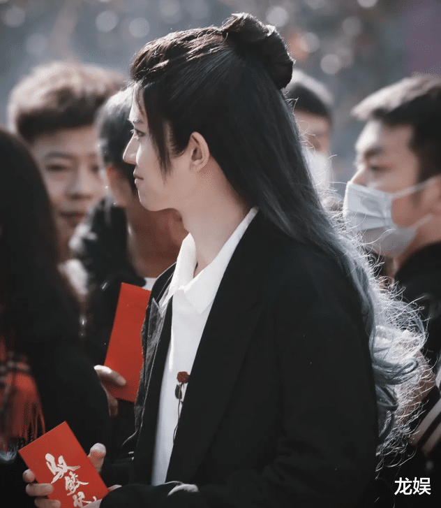 任嘉伦|能超越任嘉伦的，只有他自己的下一个角色了？成毅工作顺利！