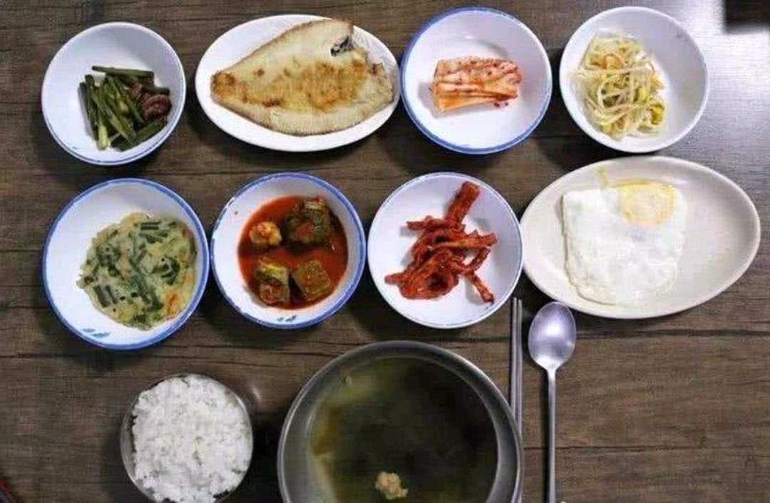 胃酸|提醒胃不好的人，这5件事做多了，或许会加重反酸烧心、胃酸反流