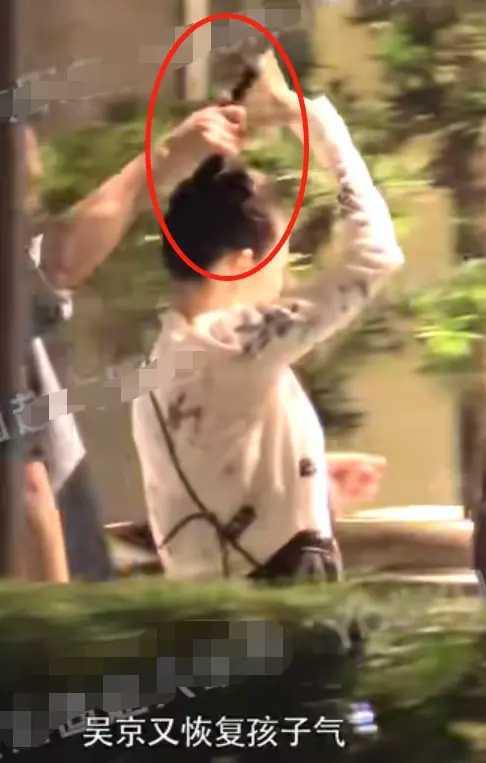 李光洁|吴京“拉扯”章子怡头发成“朝天辫”！直言练武为让傻X好好说话