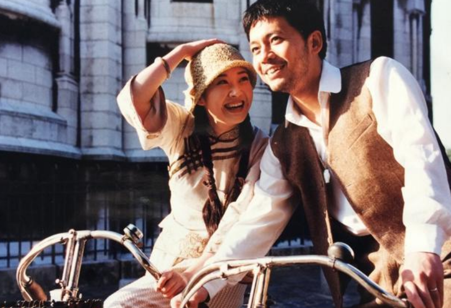 王思聪|国家一级演员何政军，携手29年的妻子是她，难怪从来不传绯闻