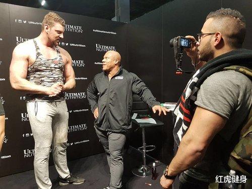 健身|身高2.18米，花了8年时间长了60公斤，从瘦猴到“荷兰巨兽”