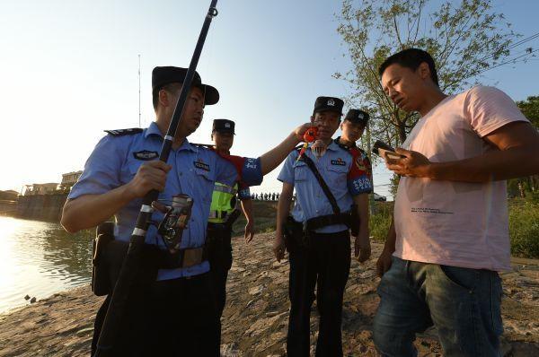 益阳|武汉成立公安复转军人护渔队,沿江巡逻