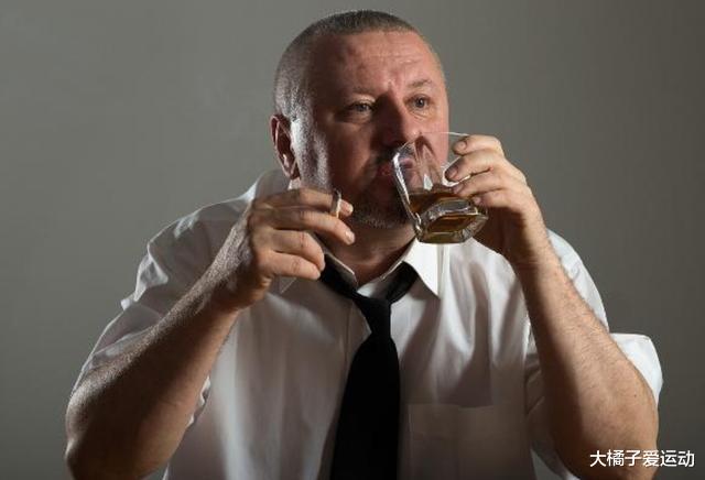护肤 “老得慢”的男性，一般有6个特征，爱喝水排第3，一护肤上榜