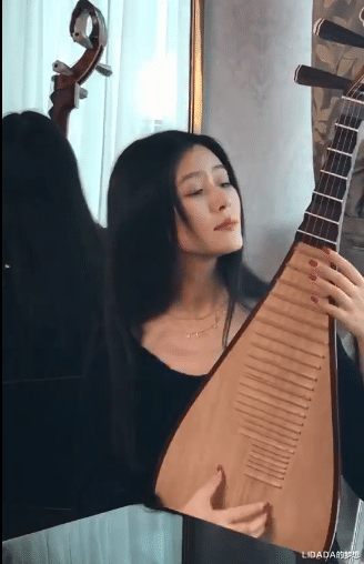 LIDADA的梦想 著名演员田海蓉：母亲和丈夫相继离世后，她独自带娃活成女人最高级的样子