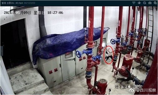 飞轮影视 还原成都49中学生坠亡事件：关键监控有无缺失？坠楼是如何发生的？孩子为何走到这一步