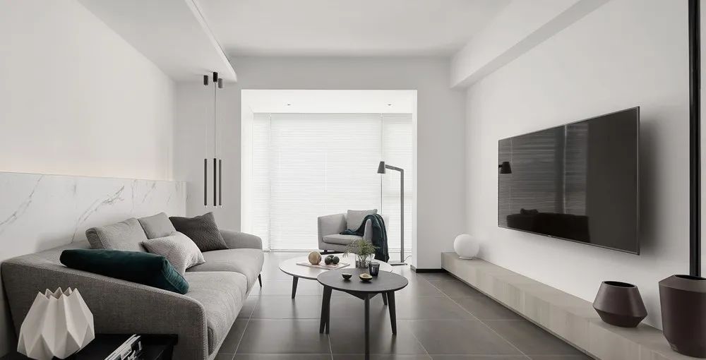 90m2大白墙+水泥灰:这个一人居的留白小家,氛围感拿捏了!