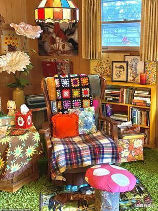 复古氛围拉满!美国女子爆改四居重返70年代,家具均不超160元