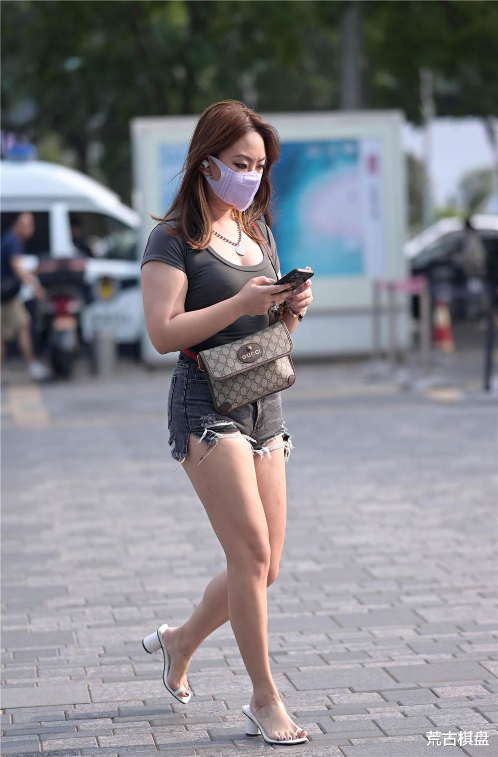 荒古棋盘|感觉夏天没怎么过，就到了秋天，还可以搭配几次凉拖出门呢？