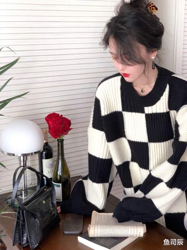 鱼司辰 秋冬季，这几套衣服的搭配技巧，能让你提升气质，高级时髦又减龄