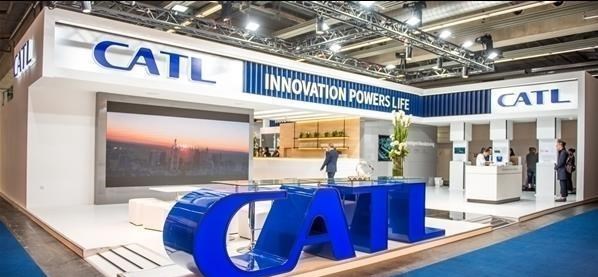 宁德时代 抢下31%的全球市场，国产电池巨头跃居世界第一，市值突破1万亿
