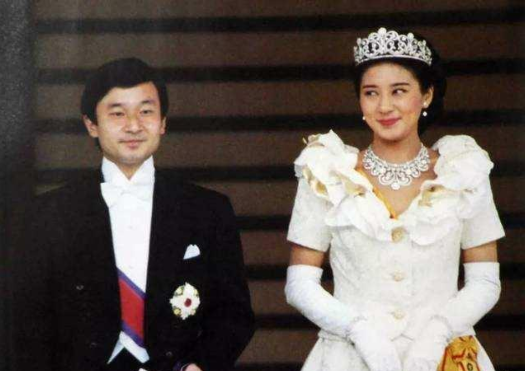 后代 日本皇太后基因太强，后代全是眯眯眼，王妃再美都无法挽回低颜值