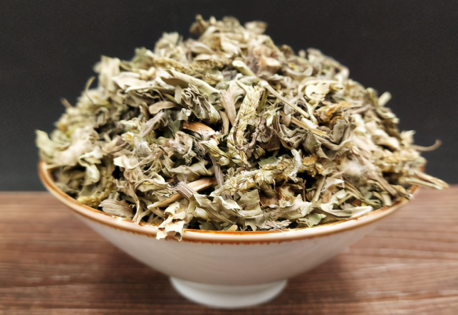 小王vlog|路边常见的野草，居然是治病的良药，很多人却不认识它