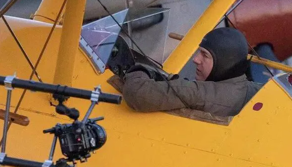 成龙|阿汤哥为了拍摄《碟4》，亲自爬上迪拜828米高楼，成龙：这你也信？