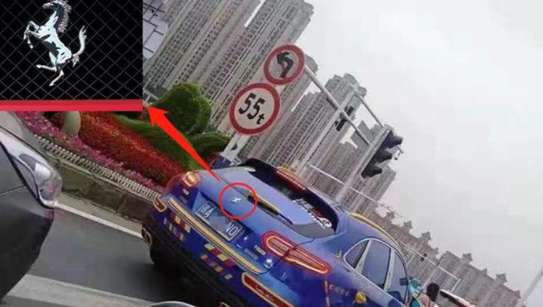 但斌|江西一辆众泰SUV走红，豪车车标贴满车尾，网友调侃：车标收割机