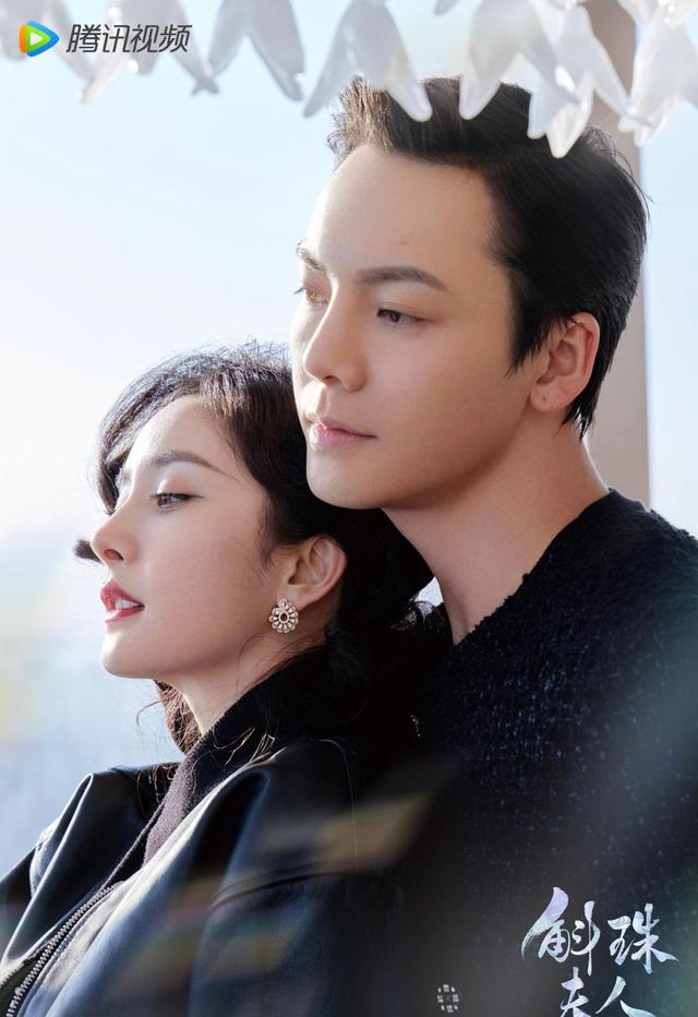 杨幂|杨幂陈伟霆合体拍大片，大长腿太吸睛了