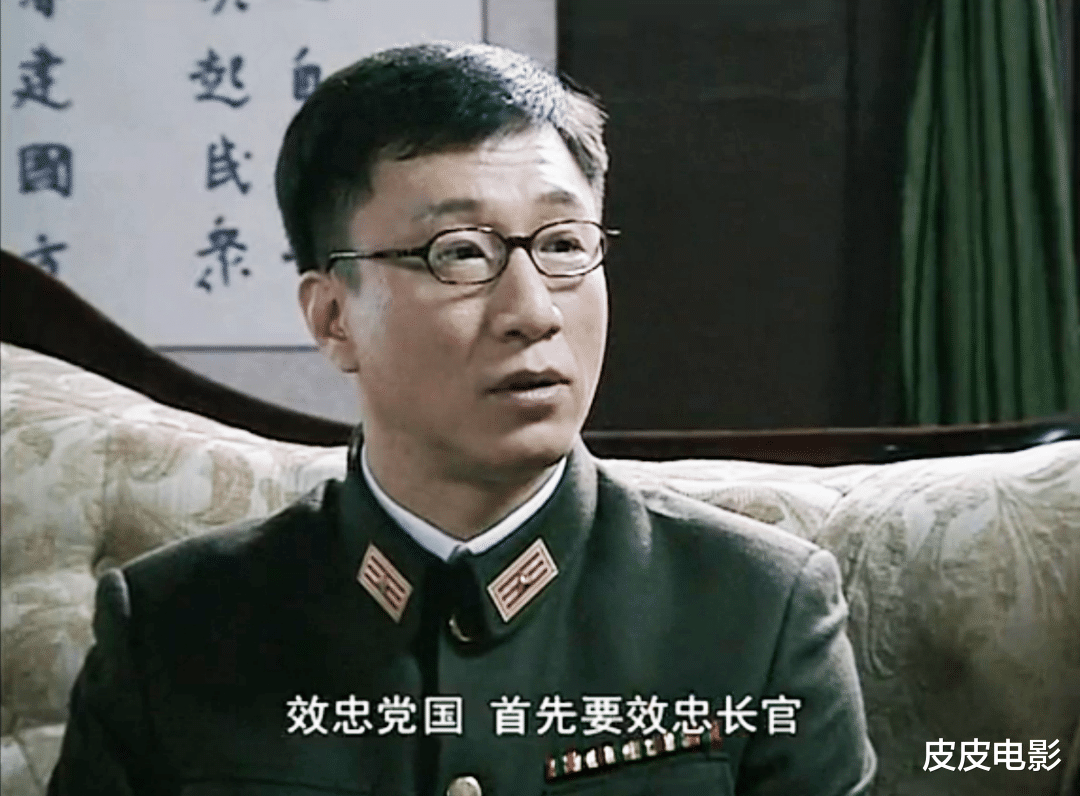 潜伏|把《悬崖》和《潜伏》放在一起看，两部谍战剧的差距，就出来了