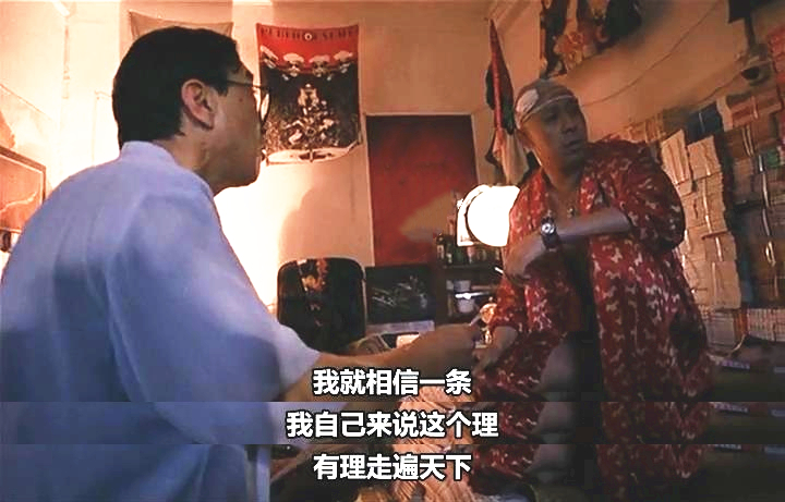 孕妇一句“看门狗”惹怒保安,双方动手中,被一脚踹流产