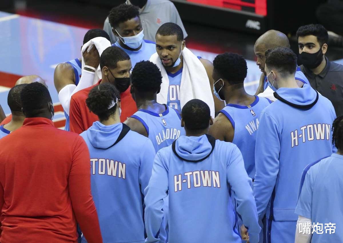 火箭队|三巨头58+14+14！火箭破队史51年纪录，考神4分5犯，沃尔炮轰哈登