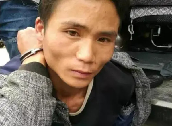 昆明 男子与父母发生经济纠纷,杀害父母及邻居共19人
