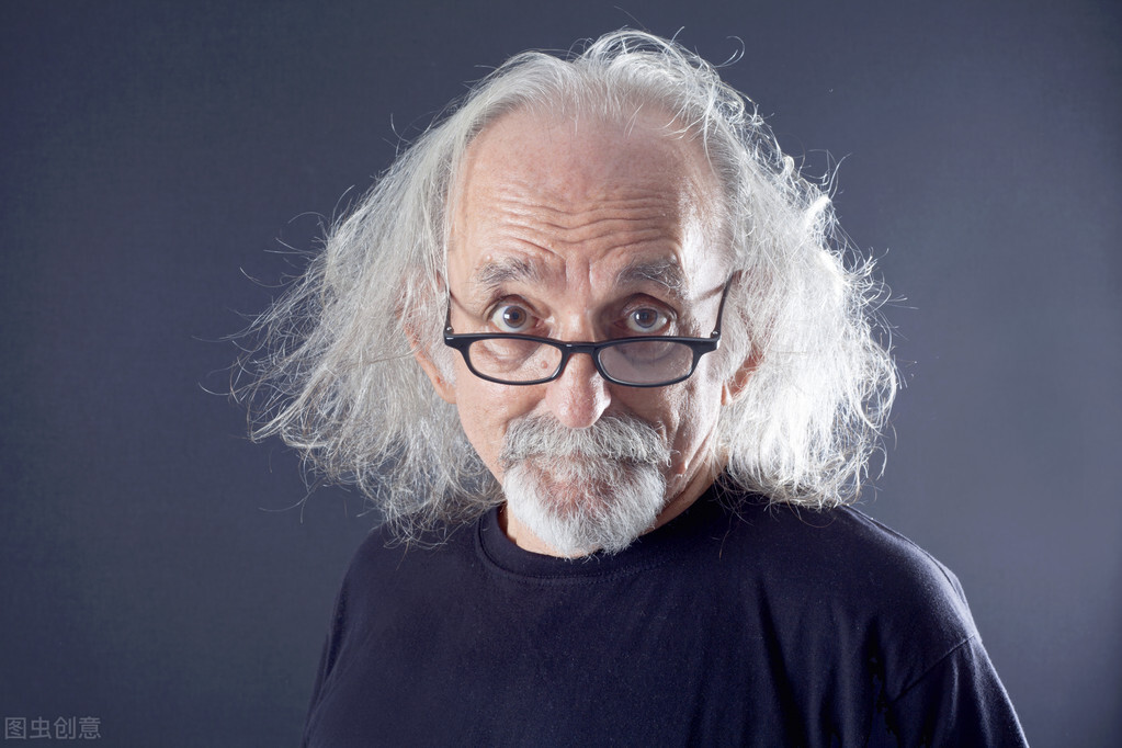 黑洞 已知天体物理学大厦全部倒塌,灵媒的推测,爱因斯坦和霍金都错了