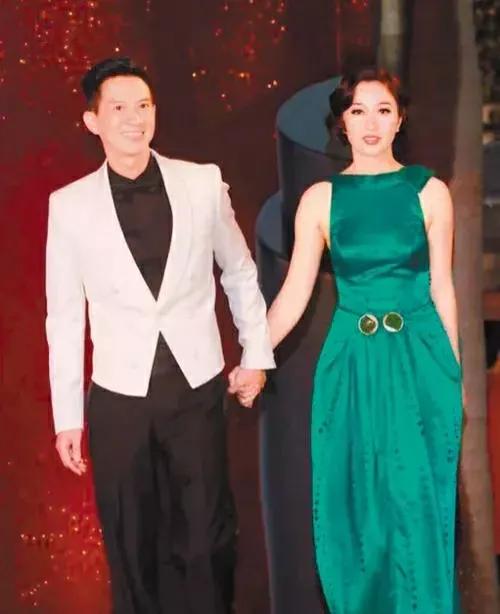 关咏荷|如果香港复古美人有一个标准，那么这个标准的名字叫——关咏荷